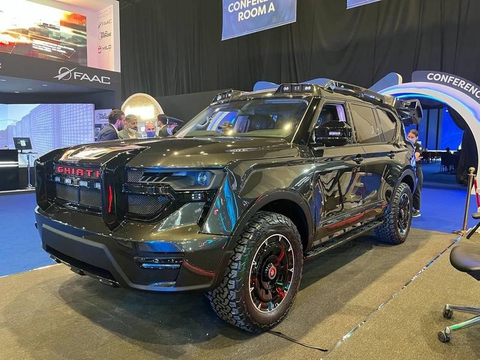 Cảnh sát Dubai khoe dàn xe tuần tra khủng suốt 66 năm như phim Hollywood - Ảnh 2. Cảnh sát Dubai khoe dàn xe tuần tra khủng suốt 66 năm như phim Hollywood - Ảnh 2.