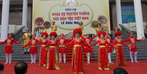 Triển lãm hơn 100 loại nhạc cụ truyền thống các dân tộc Việt Nam - Ảnh 1. Triển lãm hơn 100 loại nhạc cụ truyền thống các dân tộc Việt Nam - Ảnh 1.