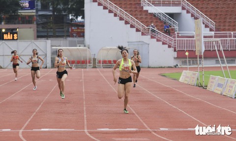 Cô gái vàng Nguyễn Thị Huyền thắng dễ tại giải đấu chuẩn bị cho SEA Games - Ảnh 2. Cô gái vàng Nguyễn Thị Huyền thắng dễ tại giải đấu chuẩn bị cho SEA Games - Ảnh 2.