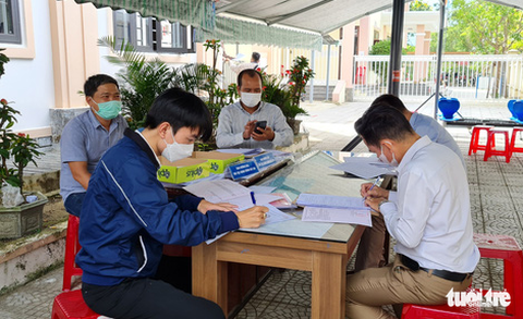 Làm thủ tục đất ở Hòa Vang: không để một người bấm 2-3 số thứ tự gây lộn xộn - Ảnh 1. Làm thủ tục đất ở Hòa Vang: không để một người bấm 2-3 số thứ tự gây lộn xộn - Ảnh 1.