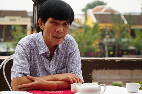 Ứng xử ra sao với hành vi khoe thân ở phố cổ? - Ảnh 2. Ứng xử ra sao với hành vi khoe thân ở phố cổ? - Ảnh 2.