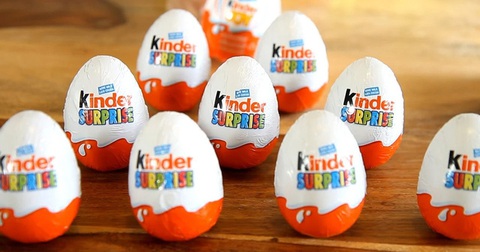 Bộ Công thương lấy mẫu kiểm tra kẹo trứng Kinder Surprise bán tại Việt Nam - Ảnh 1. Bộ Công thương lấy mẫu kiểm tra kẹo trứng Kinder Surprise bán tại Việt Nam - Ảnh 1.