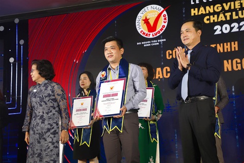 Ngọc Thẩm Jewelry tiếp tục được vinh danh Hàng Việt Nam chất lượng cao 2022 - Ảnh 2. Ngọc Thẩm Jewelry tiếp tục được vinh danh Hàng Việt Nam chất lượng cao 2022 - Ảnh 2.