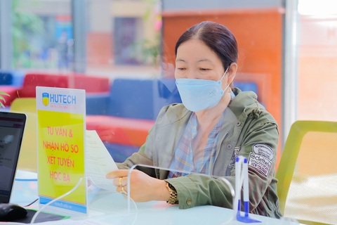 Tận dụng điểm học bạ để giữ vé đại học, giảm áp lực cho kỳ thi tốt nghiệp - Ảnh 4. Tận dụng điểm học bạ để giữ vé đại học, giảm áp lực cho kỳ thi tốt nghiệp - Ảnh 4.