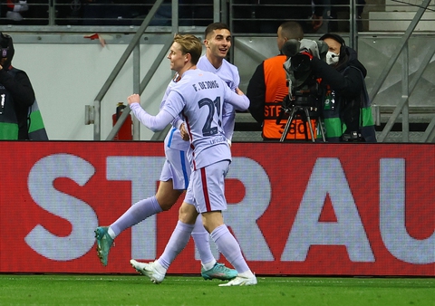 Ferran Torres lập công giúp Barca cầm hòa Frankfurt - Ảnh 1. Ferran Torres lập công giúp Barca cầm hòa Frankfurt - Ảnh 1.