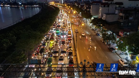 Hà Nội: Ùn ùn về quê nghỉ lễ giỗ Tổ - Ảnh 1. Hà Nội: Ùn ùn về quê nghỉ lễ giỗ Tổ - Ảnh 1.