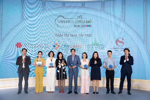 ‘Săn nhà triệu đô’: Giám khảo ‘quyền lực’ săn nhà môi giới xuất sắc - Ảnh 2. ‘Săn nhà triệu đô’: Giám khảo ‘quyền lực’ săn nhà môi giới xuất sắc - Ảnh 2.