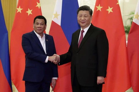 Trung Quốc hứa tăng đầu tư, Philippines hứa cùng giải quyết chuyện Biển Đông - Ảnh 1. Trung Quốc hứa tăng đầu tư, Philippines hứa cùng giải quyết chuyện Biển Đông - Ảnh 1.