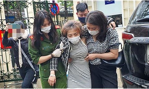 Khởi tố người phụ nữ phóng hỏa nhà trọ vì bị ngăn cản tình cảm - Ảnh 1. Khởi tố người phụ nữ phóng hỏa nhà trọ vì bị ngăn cản tình cảm - Ảnh 1.