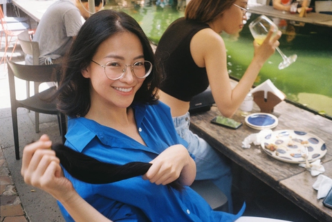 Hiền Thục bán đồ cá nhân giúp trẻ khó khăn, Sơn Tùng M-TP đổi avatar đen chỉ để... gây chú ý - Ảnh 4. Hiền Thục bán đồ cá nhân giúp trẻ khó khăn, Sơn Tùng M-TP đổi avatar đen chỉ để... gây chú ý - Ảnh 4.