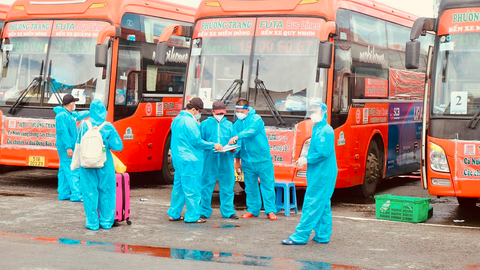 Công ty TNHH Phương Trang Đà Lạt được tặng thưởng Huân chương Lao động hạng Ba - Ảnh 2. Công ty TNHH Phương Trang Đà Lạt được tặng thưởng Huân chương Lao động hạng Ba - Ảnh 2.