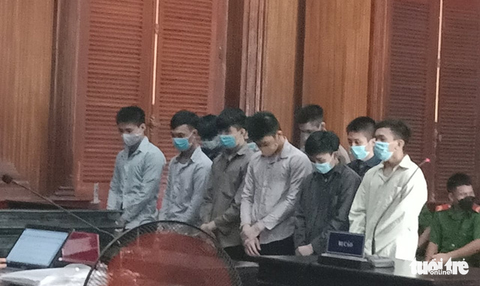 Băng nhóm trẻ chuyên cướp lúc rạng sáng lãnh án cao nhất 10 năm tù - Ảnh 1. Băng nhóm trẻ chuyên cướp lúc rạng sáng lãnh án cao nhất 10 năm tù - Ảnh 1.