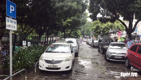 Ngoài 8 đường thu phí đậu xe hơi đã duyệt, Sở Giao thông vận tải TP.HCM đề xuất thêm 23 đường - Ảnh 1. Ngoài 8 đường thu phí đậu xe hơi đã duyệt, Sở Giao thông vận tải TP.HCM đề xuất thêm 23 đường - Ảnh 1.