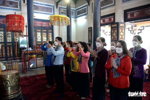 Viếng đền Hùng ở Thảo cầm viên TP.HCM - Ảnh 5. Viếng đền Hùng ở Thảo cầm viên TP.HCM - Ảnh 5.