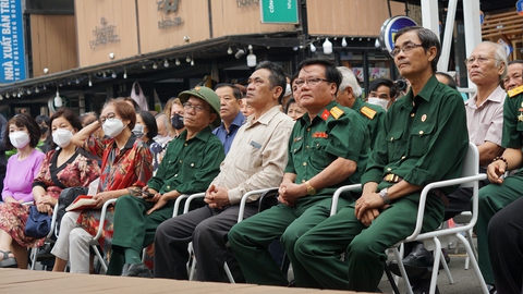 Lời nguyện cầu cho những linh hồn phiêu dạt - Ảnh 4. Lời nguyện cầu cho những linh hồn phiêu dạt - Ảnh 4.