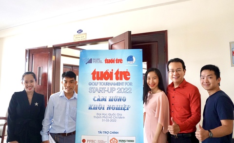 Mệt lả vì từ Cần Giờ vào trung tâm học tiếng Anh, quyết tâm gõ code ở tuổi 35 - Ảnh 2. Mệt lả vì từ Cần Giờ vào trung tâm học tiếng Anh, quyết tâm gõ code ở tuổi 35 - Ảnh 2.