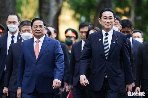 Thủ tướng Phạm Minh Chính chủ trì lễ đón Thủ tướng Nhật Bản - Ảnh 2. Thủ tướng Phạm Minh Chính chủ trì lễ đón Thủ tướng Nhật Bản - Ảnh 2.