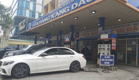Giá xăng dầu tháng 5 sẽ quyết trong kỳ điều hành ngày 4 sau lễ - Ảnh 1. Giá xăng dầu tháng 5 sẽ quyết trong kỳ điều hành ngày 4 sau lễ - Ảnh 1.