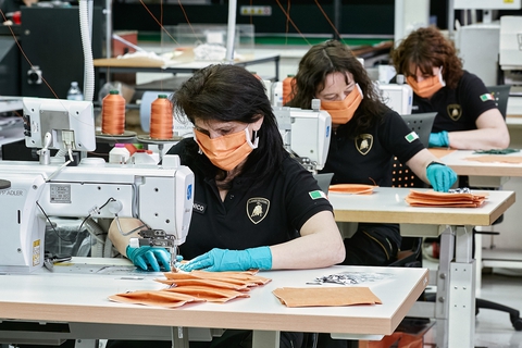 Những quy tắc bất di bất dịch với nhân viên Lamborghini: Khách hàng không phải thượng đế - Ảnh 10. Những quy tắc bất di bất dịch với nhân viên Lamborghini: Khách hàng không phải thượng đế - Ảnh 10.