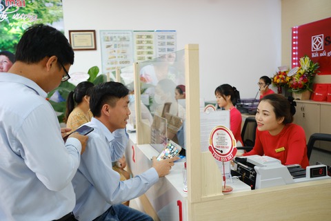 Vì sao loạt lãnh đạo SeABank muốn bán gần hết cổ phiếu? - Ảnh 1. SeABank khẳng định hoạt động ngân hàng vẫn đang phát triển ổn định - Ảnh: TẤN LỰC