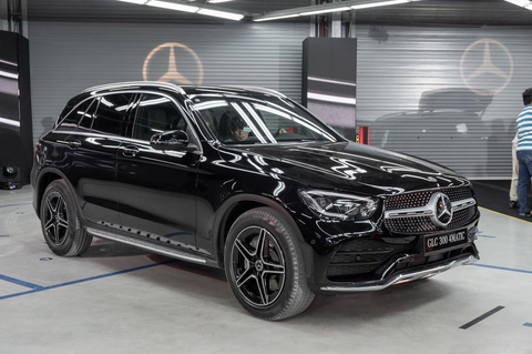 Đặt cọc trước khi tăng giá, khách mua Mercedes-Benz GLC vẫn phải chịu giá mới và bia kèm lạc - Ảnh 1. Đặt cọc trước khi tăng giá, khách mua Mercedes-Benz GLC vẫn phải chịu giá mới và bia kèm lạc - Ảnh 1.