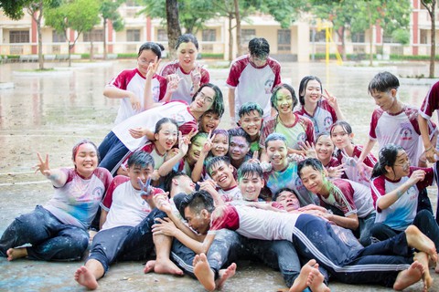 Đi học muộn, quay bài… đi vào bộ ảnh kỷ yếu ‘nhất quỷ nhì ma’ - Ảnh 11. Đi học muộn, quay bài… đi vào bộ ảnh kỷ yếu ‘nhất quỷ nhì ma’ - Ảnh 11.
