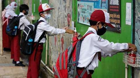 indonesia-covid-lockdown-immunity-reuters-1652096495686259192373 1(Read-Only) indonesia-covid-lockdown-immunity-reuters-1652096495686259192373 1(Read-Only)