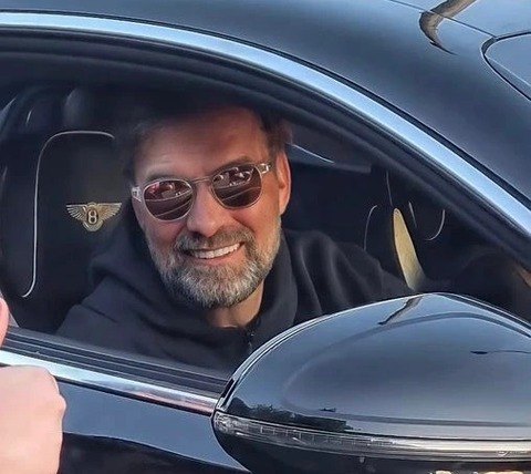 Huấn luyện viên Liverpool Jurgen Klopp tậu xe sang Bentley ngay trước ‘cú ăn 4’ của đội nhà - Ảnh 2. Huấn luyện viên Liverpool Jurgen Klopp tậu xe sang Bentley ngay trước ‘cú ăn 4’ của đội nhà - Ảnh 2.