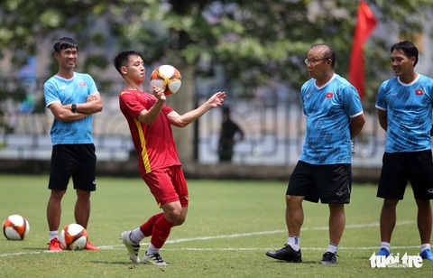Ưu tiên do thám đối thủ, ông Park đổi lịch tập của U23 Việt Nam - Ảnh 1. Ưu tiên do thám đối thủ, ông Park đổi lịch tập của U23 Việt Nam - Ảnh 1.