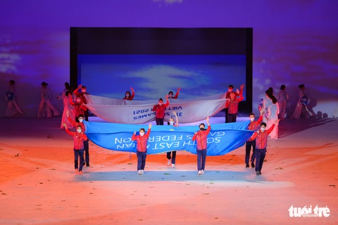 Hàng nghìn nghệ sĩ cùng ánh sáng hiện đại trong buổi tổng duyệt lễ khai mạc SEA Games 31 - Ảnh 10. Hàng nghìn nghệ sĩ cùng ánh sáng hiện đại trong buổi tổng duyệt lễ khai mạc SEA Games 31 - Ảnh 10.