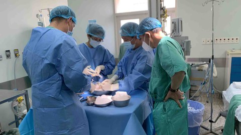 Chuyện chưa kể sau kỷ lục ghép tim xuyên Việt - Ảnh 4. Chuyện chưa kể sau kỷ lục ghép tim xuyên Việt - Ảnh 4.