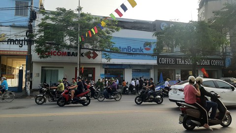 Truy bắt nghi phạm cướp ‘hụt’ ngân hàng giữa trung tâm Hải Phòng - Ảnh 1. Truy bắt nghi phạm cướp ‘hụt’ ngân hàng giữa trung tâm Hải Phòng - Ảnh 1.