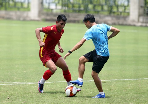 Ông Park nỗ lực rèn các tiền đạo U23 Việt Nam - Ảnh 1. Ông Park nỗ lực rèn các tiền đạo U23 Việt Nam - Ảnh 1.