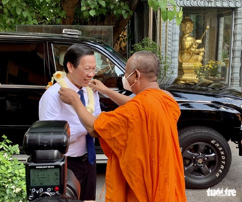 Ông Phan Văn Mãi chúc mừng Đại lễ Phật đản các cơ sở Phật giáo tại TP.HCM - Ảnh 3. Ông Phan Văn Mãi chúc mừng Đại lễ Phật đản các cơ sở Phật giáo tại TP.HCM - Ảnh 3.