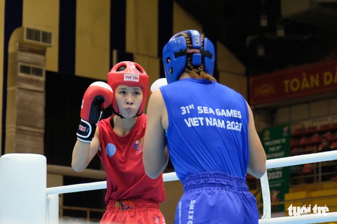 Hằng Nga, Thế Hưởng lấy vé tranh HCV kickboxing - Ảnh 7. Hằng Nga, Thế Hưởng lấy vé tranh HCV kickboxing - Ảnh 7.