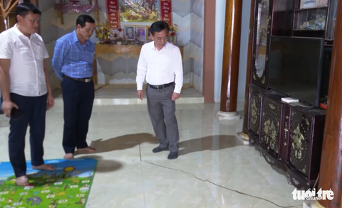 Tìm nguyên nhân hàng trăm ngôi nhà rạn nứt, giếng nước khô cạn bất thường tại Nghệ An - Ảnh 1. Tìm nguyên nhân hàng trăm ngôi nhà rạn nứt, giếng nước khô cạn bất thường tại Nghệ An - Ảnh 1.
