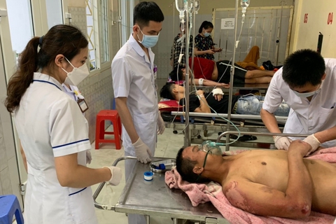 Cứu sống người đàn ông bị mắc kẹt dưới giếng nhiều giờ tại Thanh Hóa - Ảnh 4. Cứu sống người đàn ông bị mắc kẹt dưới giếng nhiều giờ tại Thanh Hóa - Ảnh 4.