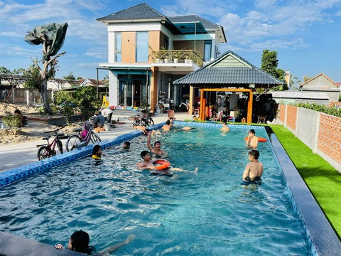 Theo đuổi giấc mơ 1 triệu trẻ biết bơi - Ảnh 2. Theo đuổi giấc mơ 1 triệu trẻ biết bơi - Ảnh 2.