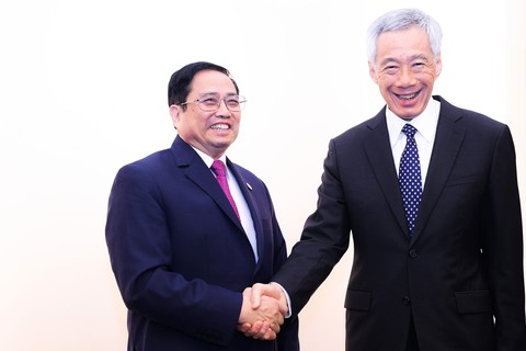 Thủ tướng Phạm Minh Chính gặp Thủ tướng Singapore Lý Hiển Long - Ảnh 1. Thủ tướng Phạm Minh Chính gặp Thủ tướng Singapore Lý Hiển Long - Ảnh 1.