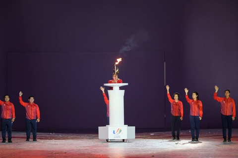 SEA Games 31 khai mạc bằng bữa tiệc âm thanh và ánh sáng hoành tráng - Ảnh 2. SEA Games 31 khai mạc bằng bữa tiệc âm thanh và ánh sáng hoành tráng - Ảnh 2.