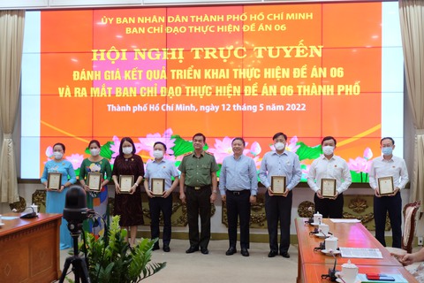 TP.HCM bắt giữ nhiều bị can truy nã qua việc thu thập dữ liệu dân cư - Ảnh 1. TP.HCM bắt giữ nhiều bị can truy nã qua việc thu thập dữ liệu dân cư - Ảnh 1.