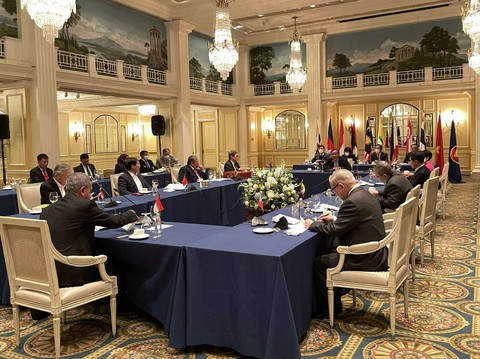 Ngoại trưởng các nước ASEAN muốn xây dựng quan hệ tốt đẹp, cùng có lợi với Mỹ - Ảnh 1. Ngoại trưởng các nước ASEAN muốn xây dựng quan hệ tốt đẹp, cùng có lợi với Mỹ - Ảnh 1.