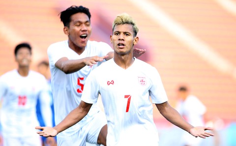 Hàng thủ U23 Myanmar không rắn như Philippines - Ảnh 1. Hàng thủ U23 Myanmar không rắn như Philippines - Ảnh 1.