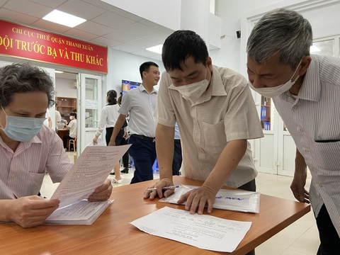 Siết thuế chuyển nhượng nhà đất: Lúng túng giá đúng, nhiều kiểu lách xuất hiện - Ảnh 3. Siết thuế chuyển nhượng nhà đất: Lúng túng giá đúng, nhiều kiểu lách xuất hiện - Ảnh 3.