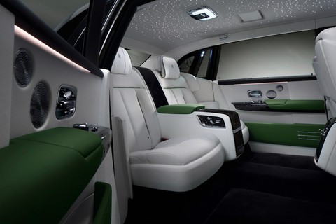 Rolls-Royce Phantom 2023 ra mắt: Tản nhiệt phát sáng, nhiều tùy chọn mới cho giới siêu giàu - Ảnh 3. Rolls-Royce Phantom 2023 ra mắt: Tản nhiệt phát sáng, nhiều tùy chọn mới cho giới siêu giàu - Ảnh 3.