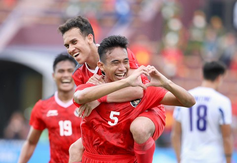 Hạ Myanmar, U23 Indonesia kéo theo Việt Nam vào bán kết - Ảnh 1. Hạ Myanmar, U23 Indonesia kéo theo Việt Nam vào bán kết - Ảnh 1.