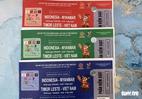 Vé trận U23 Việt Nam - U23 Timor Leste phải rao bán dạo ngoài đường - Ảnh 1. Vé trận U23 Việt Nam - U23 Timor Leste phải rao bán dạo ngoài đường - Ảnh 1.