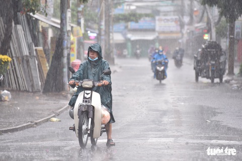 Tin sáng 13-5: Mức đóng BHYT hộ gia đình sẽ tăng; CĐV không được ném giấy vệ sinh trận gặp Myanmar - Ảnh 3. Tin sáng 13-5: Mức đóng BHYT hộ gia đình sẽ tăng; CĐV không được ném giấy vệ sinh trận gặp Myanmar - Ảnh 3.