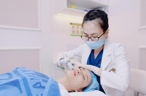 Trẻ hóa da tuổi U40 từ Viện Thẩm Mỹ Lux Beauty Center - Ảnh 3. Trẻ hóa da tuổi U40 từ Viện Thẩm Mỹ Lux Beauty Center - Ảnh 3.