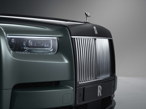 Rolls-Royce Phantom 2023 ra mắt: Tản nhiệt phát sáng, nhiều tùy chọn mới cho giới siêu giàu - Ảnh 6. Rolls-Royce Phantom 2023 ra mắt: Tản nhiệt phát sáng, nhiều tùy chọn mới cho giới siêu giàu - Ảnh 6.